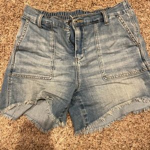 comfy elastic band jean shorts!